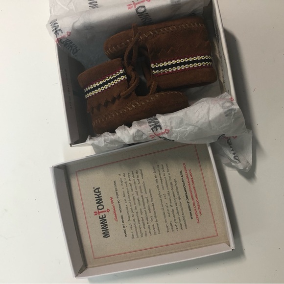 Minnetonka Baby Moccasins.- Braid Booties- Size 1 - Leather with Fringe - Picture 6 of 6